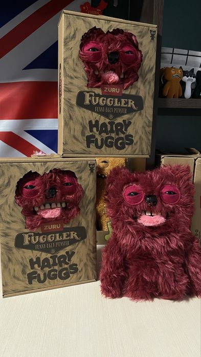 НОВІ запаковані fuggler іграшка великий червоний бордовий hairy fuggs