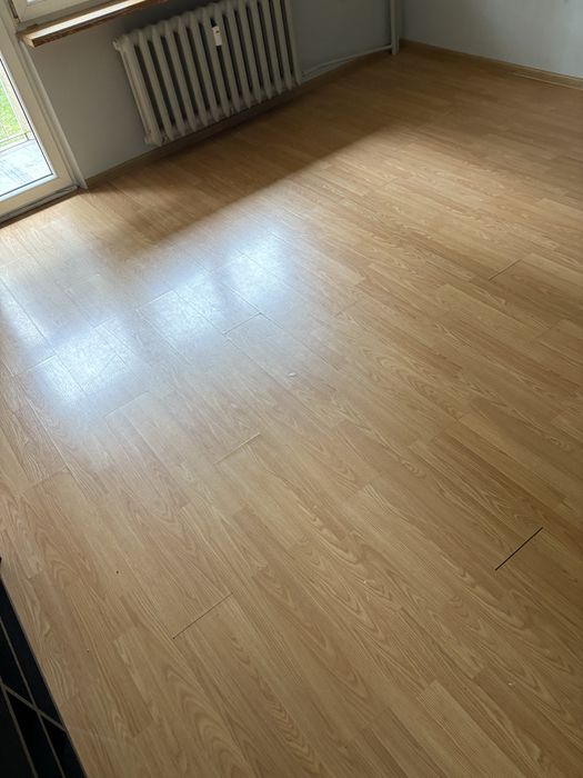 Panele podłogowe około 20m2