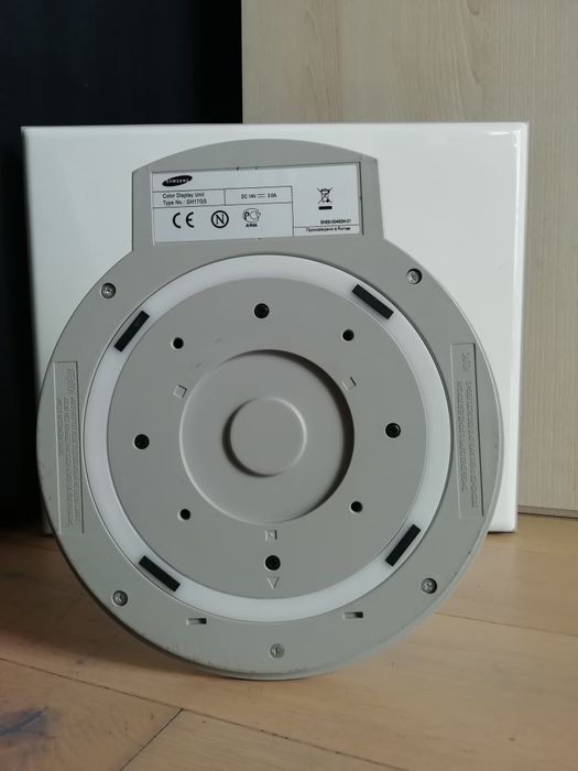 Monitor Samsung 17 cali. Sprytny - można powiesić