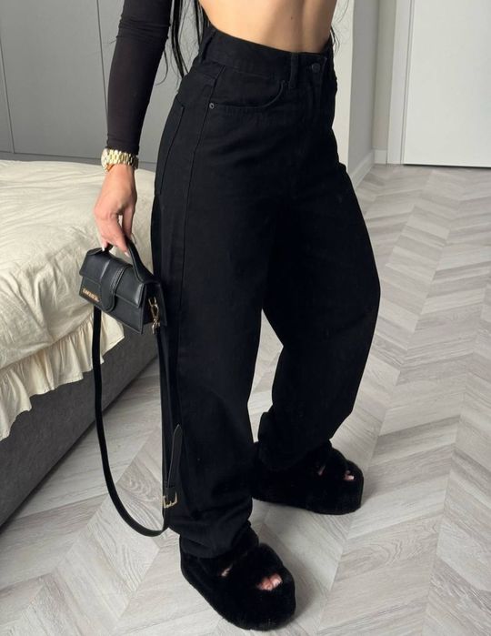 Чорні джинси скейтери