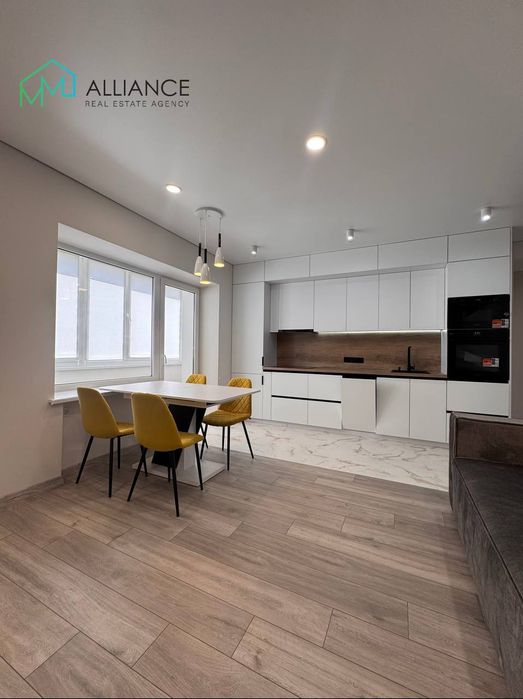 Продам в Центре 3 ком.кв.на Сергея Подольского