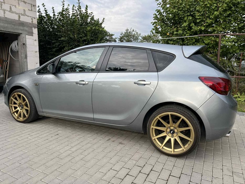 Opel Astra J 2010
