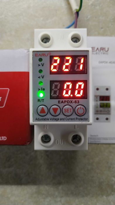 Защитное реле контроля напряжения 63А с дисплеем