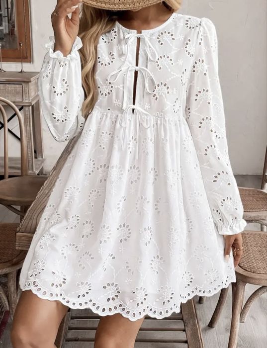 Сукня жіноча біла