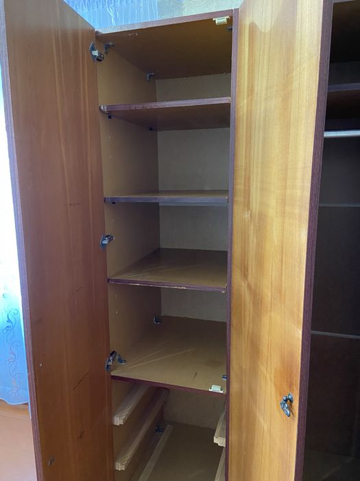 Шафа трьохдверна