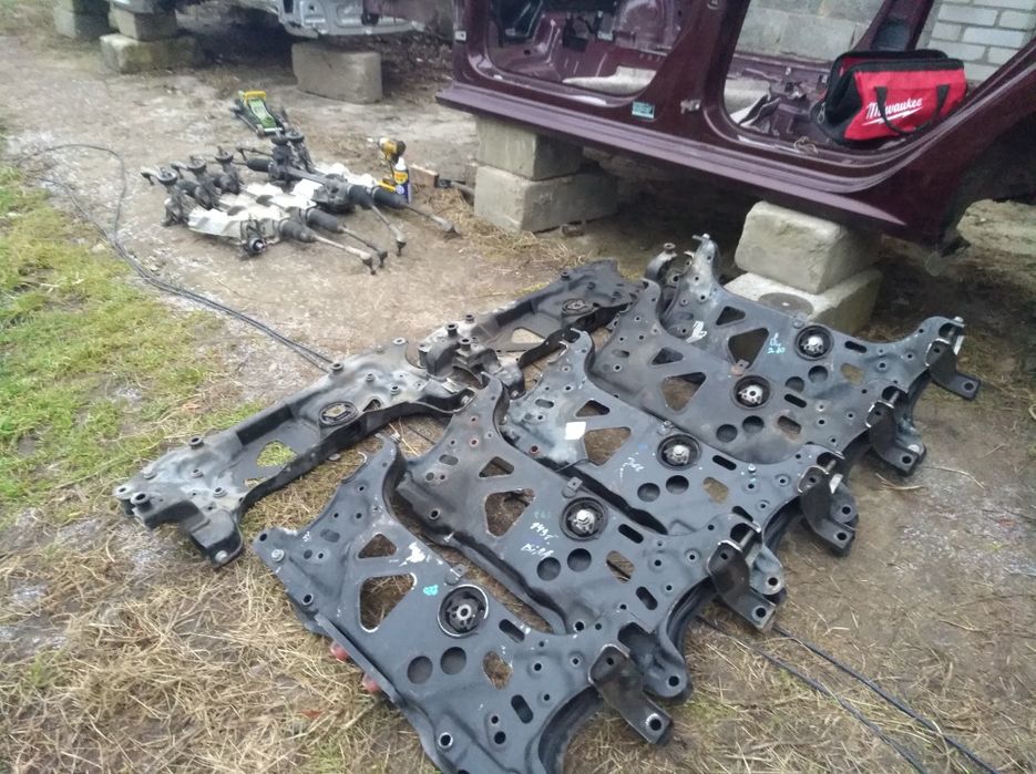 Рульові рейки на пассат б7 США,запчастини запчасті розборка 561423051M