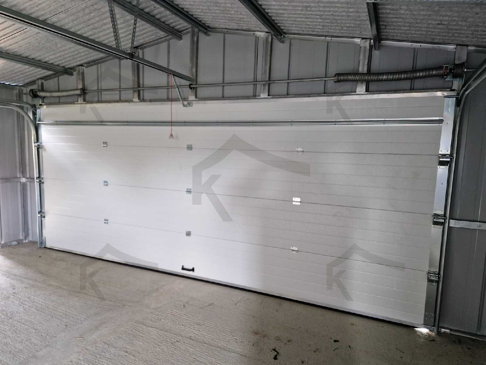 Nowoczesny Garaż blaszany 6x5 TOPLINE pomieszczenie brama SEGMENTOWA
