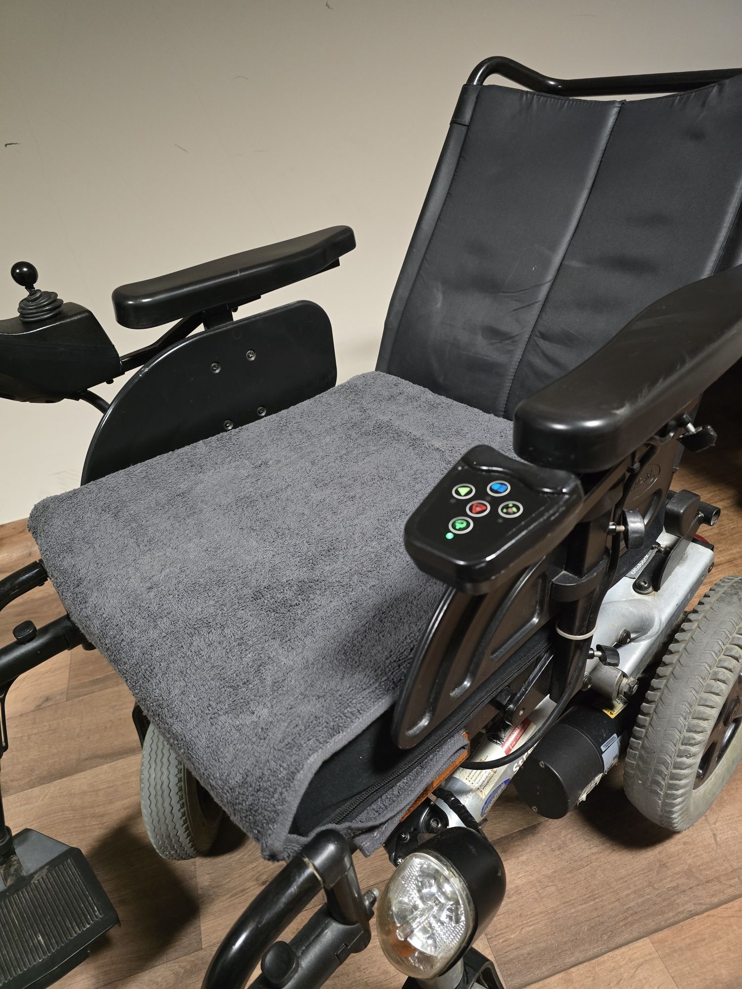 Wozek elektryczny inwalidzki Invacare stream