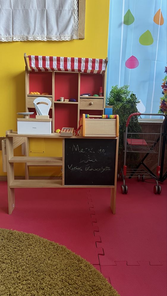 Mini mercado em madeira com balança, caixa registadora, carrinho