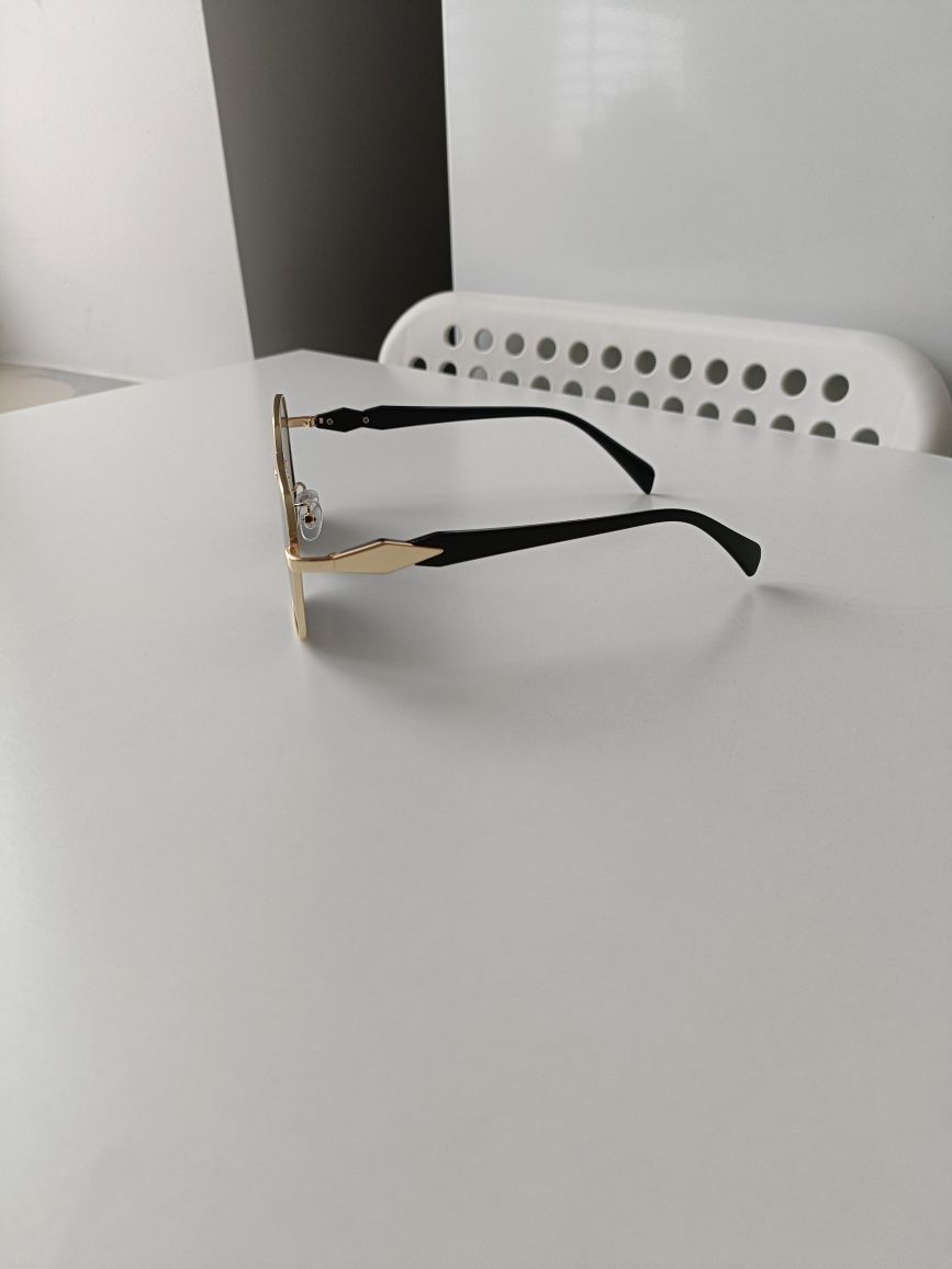 Nowe okulary przeciwsłoneczne czarno złote