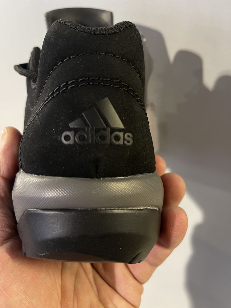 Оригинал 100%! Кроссовки adidas  DAROGA PLUS LEA BLACK 41 розмір