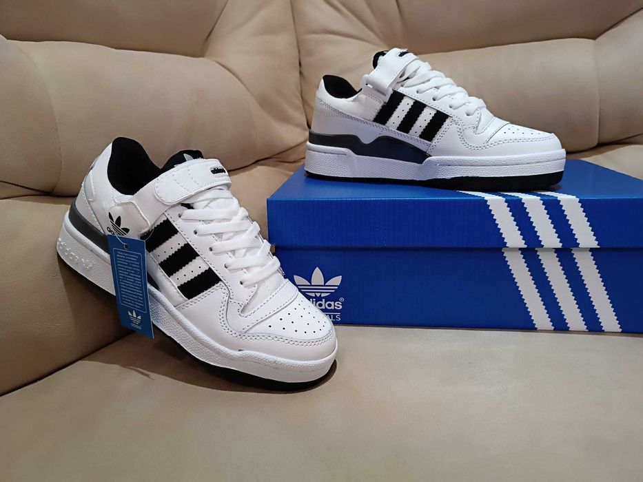Жіночі кросівки adidas forum (2 кольори)