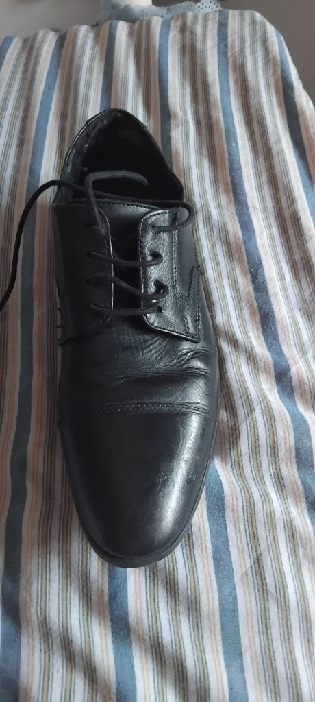 Nr,sapatos Mégis preto €