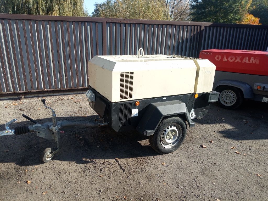 Kompresor śrubowy sprężarka DOOSAN 741 ,rok 2014  rejestracja PL