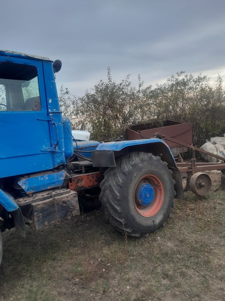 Продам трактор т150к