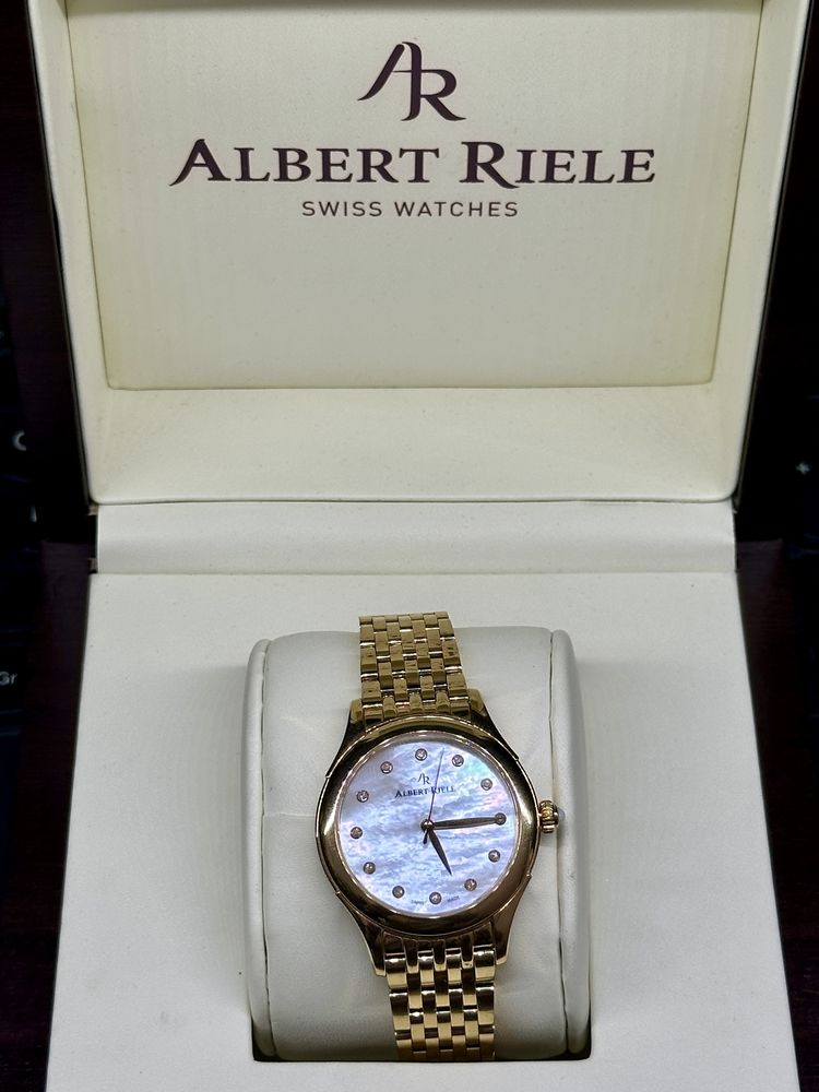 Zegarek Albert Riele Gala - masa perłowa zdobiona brylantami - komplet