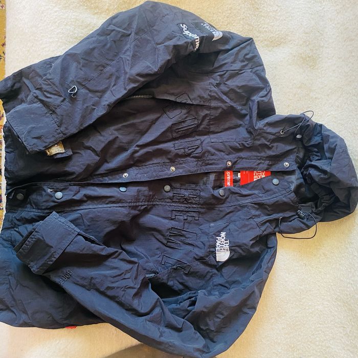 Продам чорну куртку The North Face х Supreme чоловіча