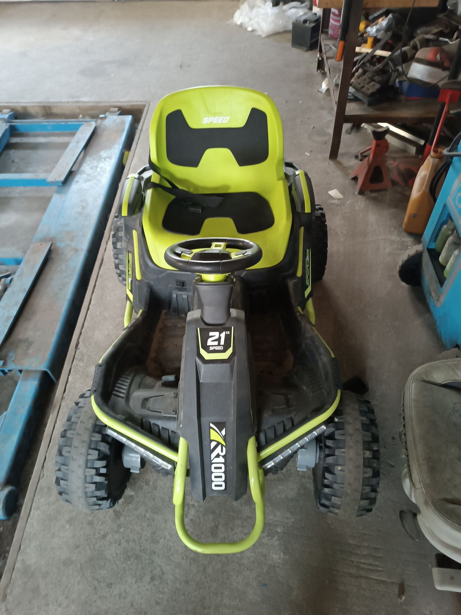 Sprzedam auto elektryk 4x4