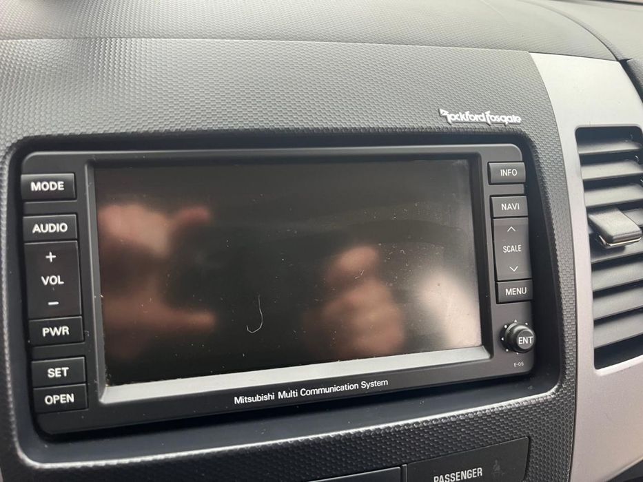 Мітсубісі аутлендер  2.2  2011 автомат