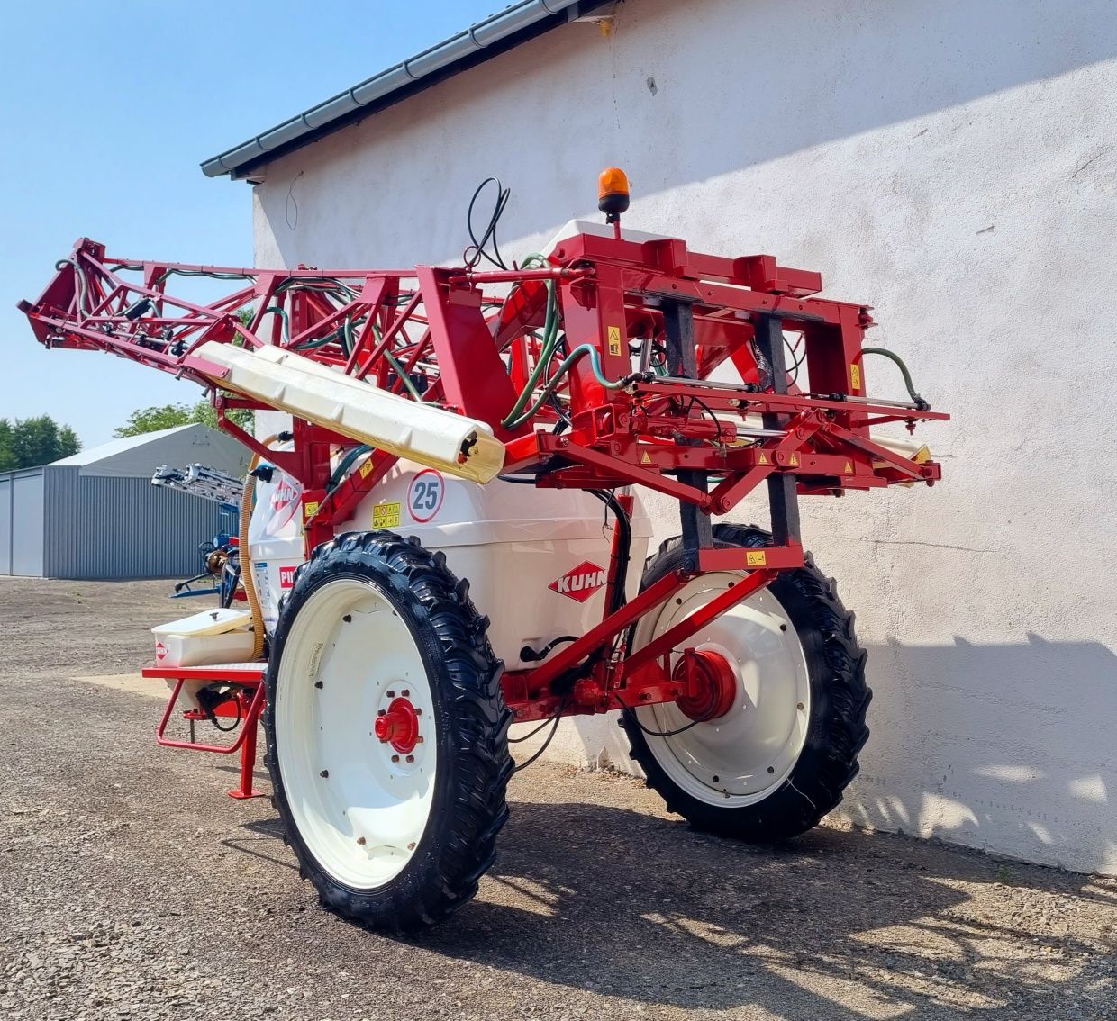 Opryskiwacz Kuhn Pilote Plus 2000l 21/18m stan B.Dobry 2003r.