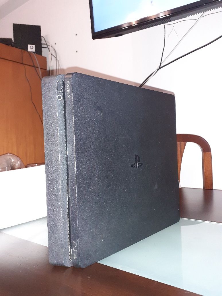 Ps4 slim 1tb + FIFA 19 GRATIS