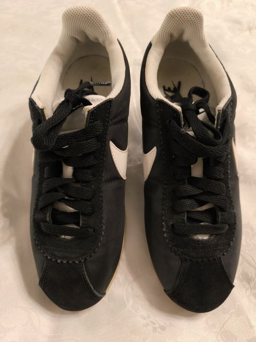 Продам кроссовки NIKE р.35