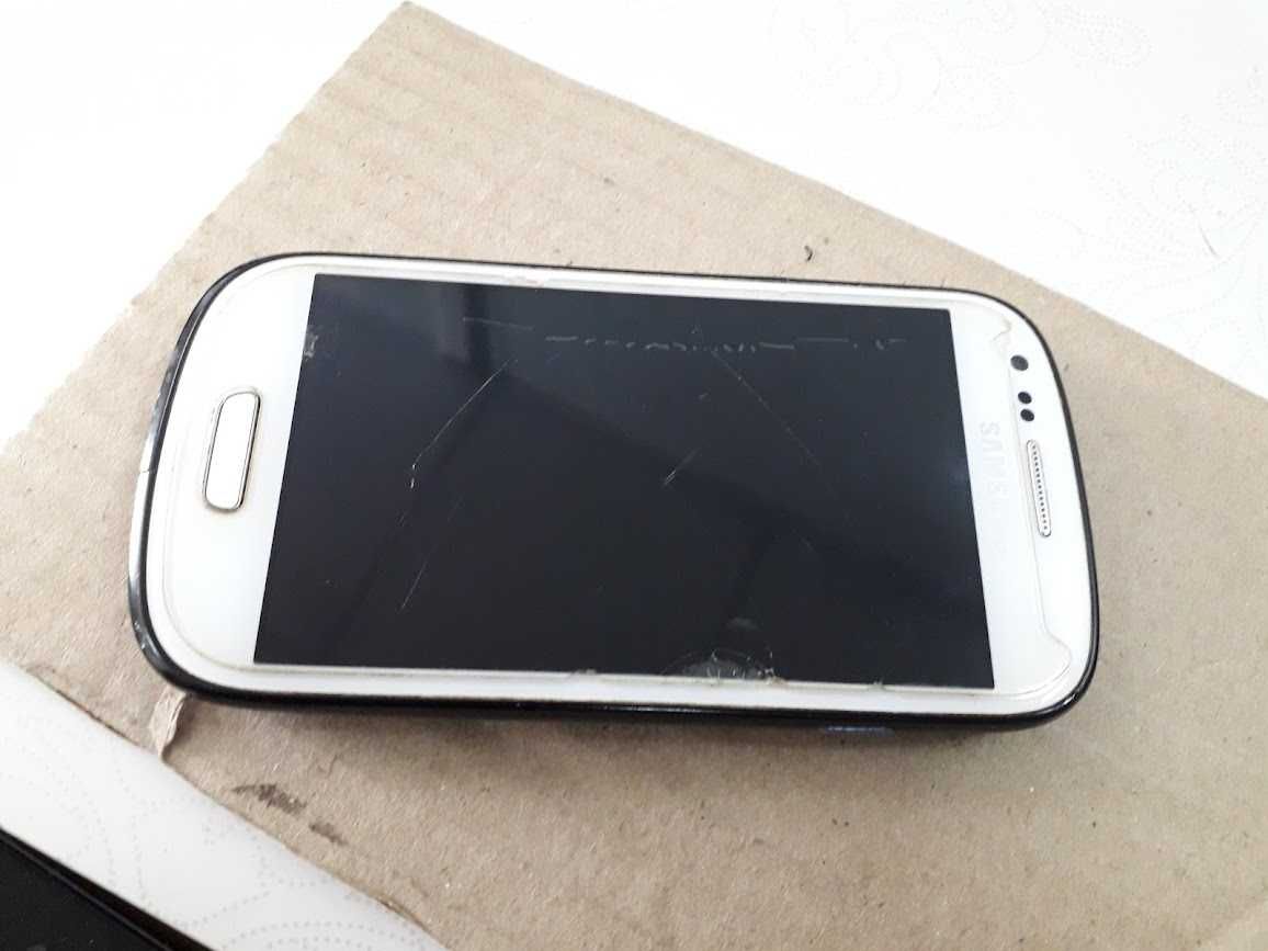 Телефон Samsung Galaxy S3 Mini Neo i8200