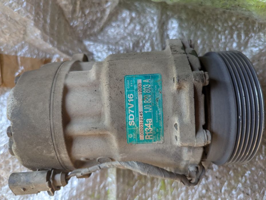 Продам компресор і Сайлентблок задней балки