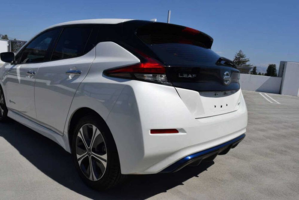 Nissan LEAF SV      2019