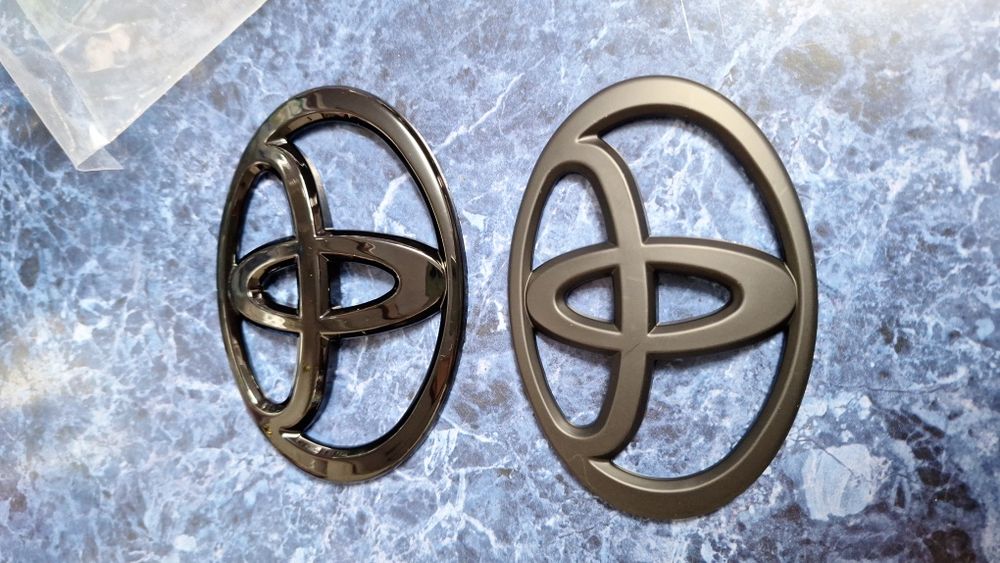 Значок Toyota в руль.Camry 40.50.55.70 Rav4Есть на решётку дистроник