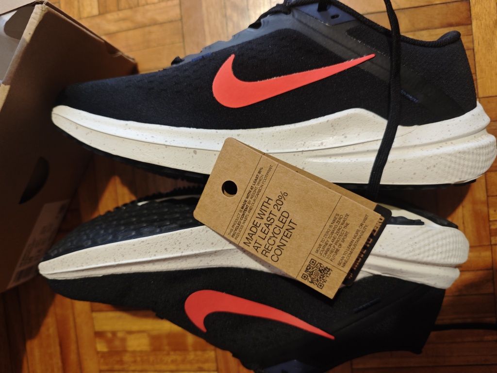 Ténis Nike Winflo 10 - Tam. 44 - Preto Vermelho