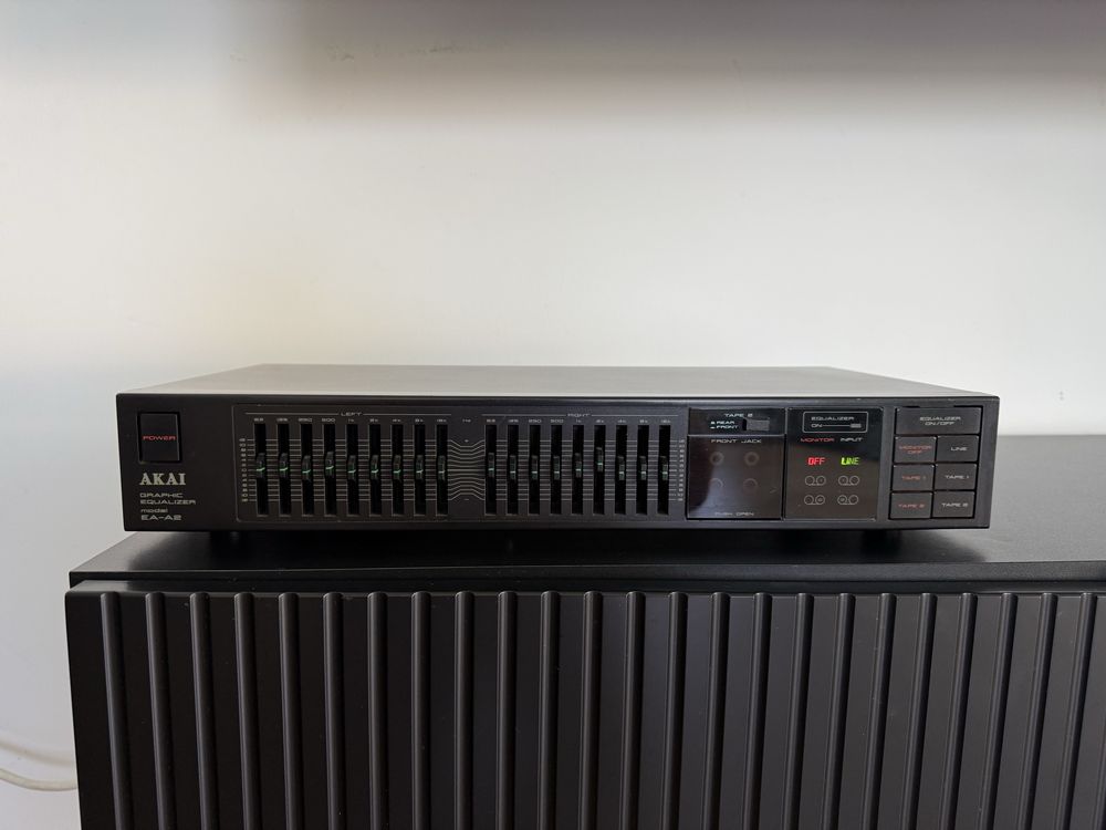 Equalizer Akai EA-A2