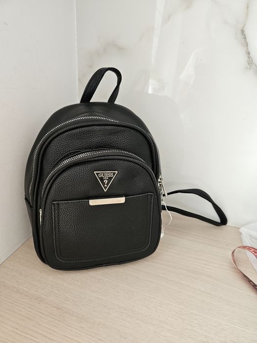 Damski czarny plecak guess