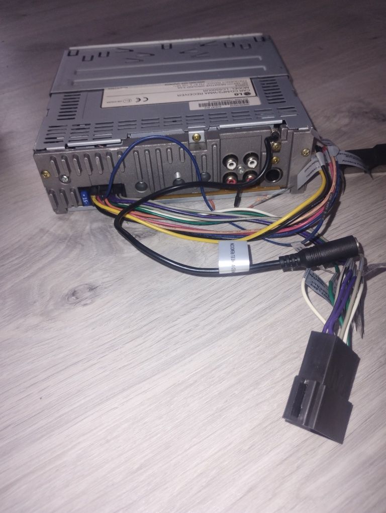 Продам автомагнітолу LG. LCS500UR