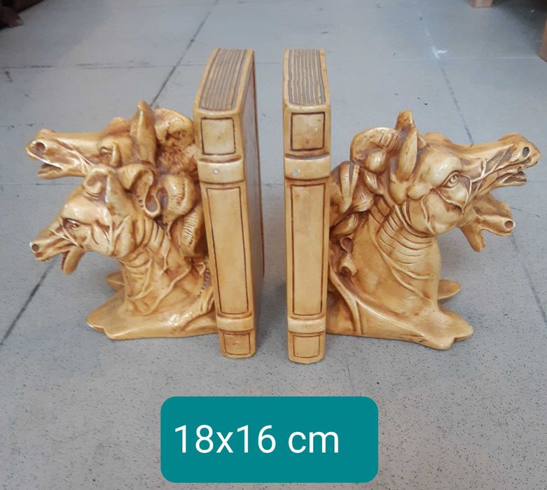 Magnificos Ampara Livros, antigos em faiança Portuguesa