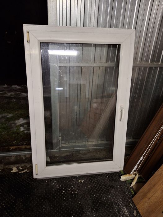 Okno PCV białe/złoty dąb szer90xwys133 OKAZJA!