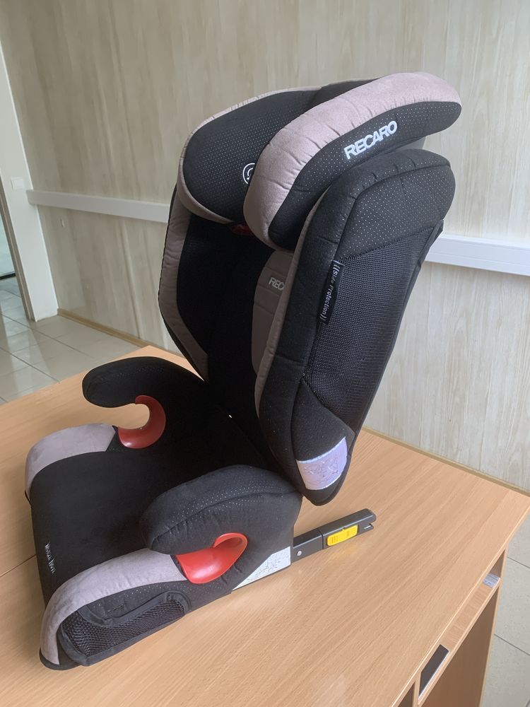 Автокрісло Recaro Monza Nova 2 Isofix група 2-3 (15-36 кг)