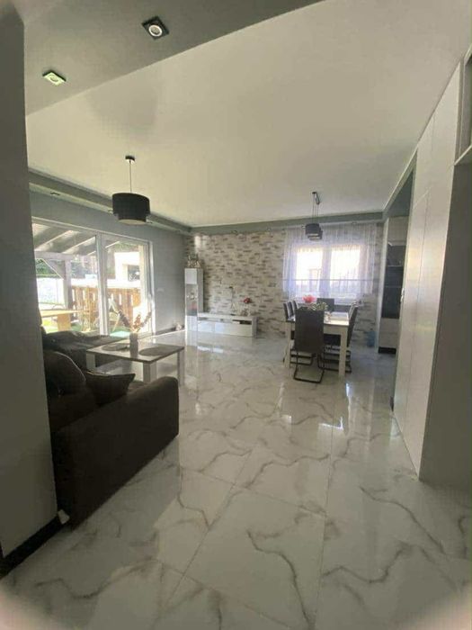 Bliźniak 117 m z działką 550 m, garażem 2 stanowiskowym i klimatyzacją