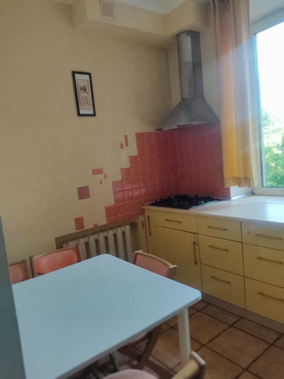 Продам 2-к. кв.в центрі, Центр. парк. Іподром. 56 м2, ремонт