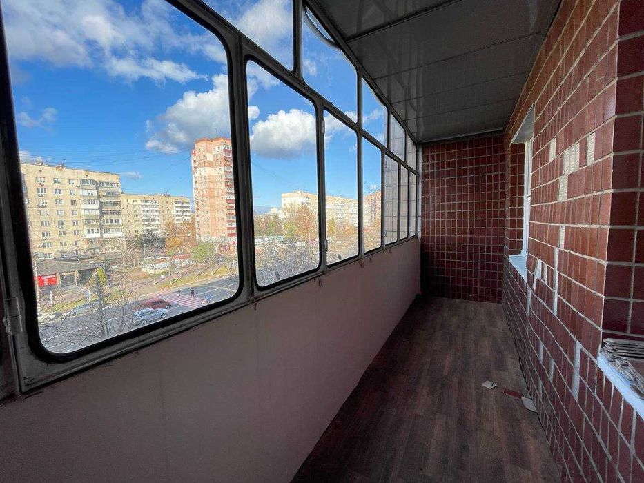 Велика квартира, 4 кімнати - 82м2 у центрі Броварів, бул. Незалежності