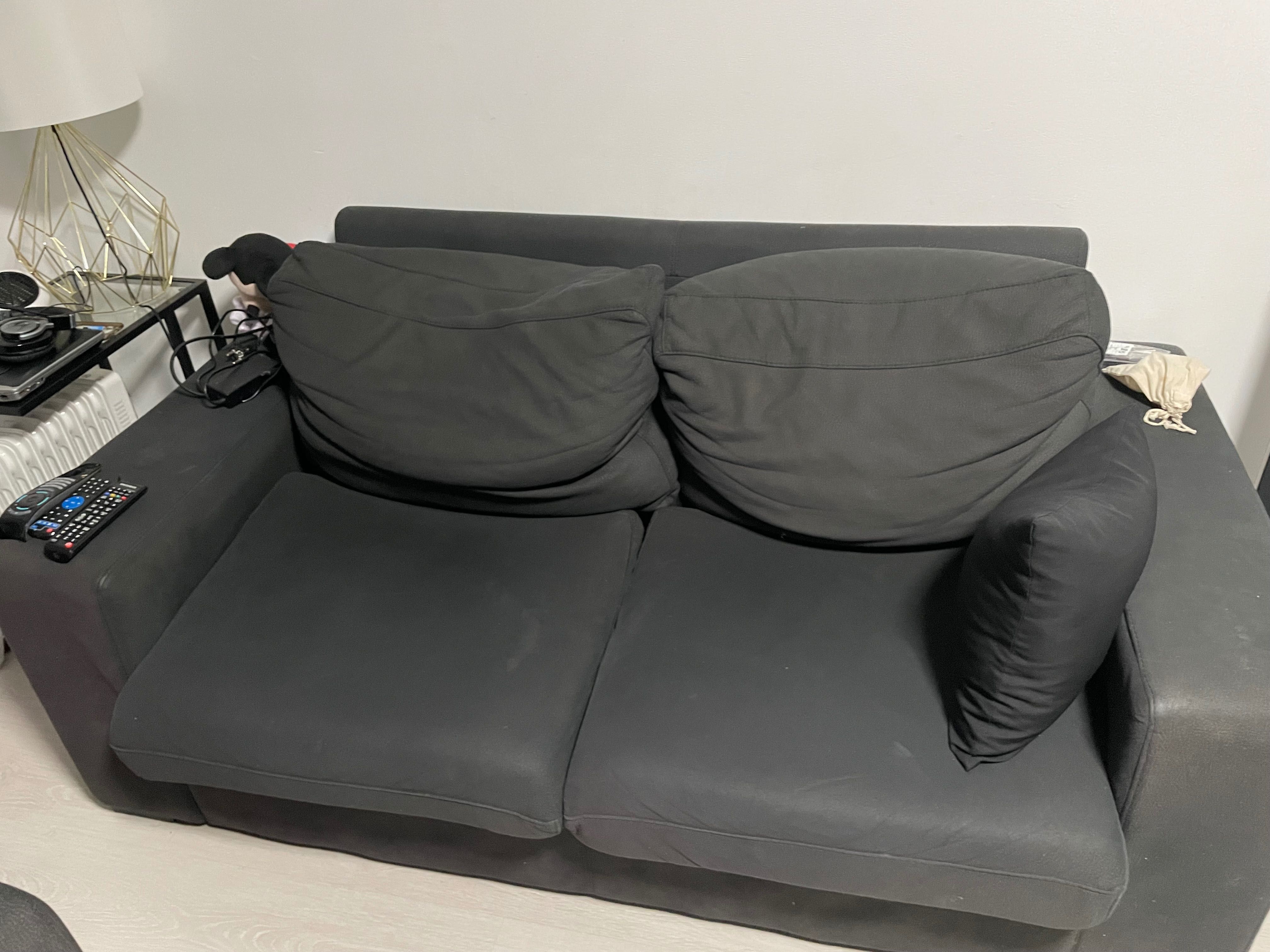 Sofas pretos bom estado