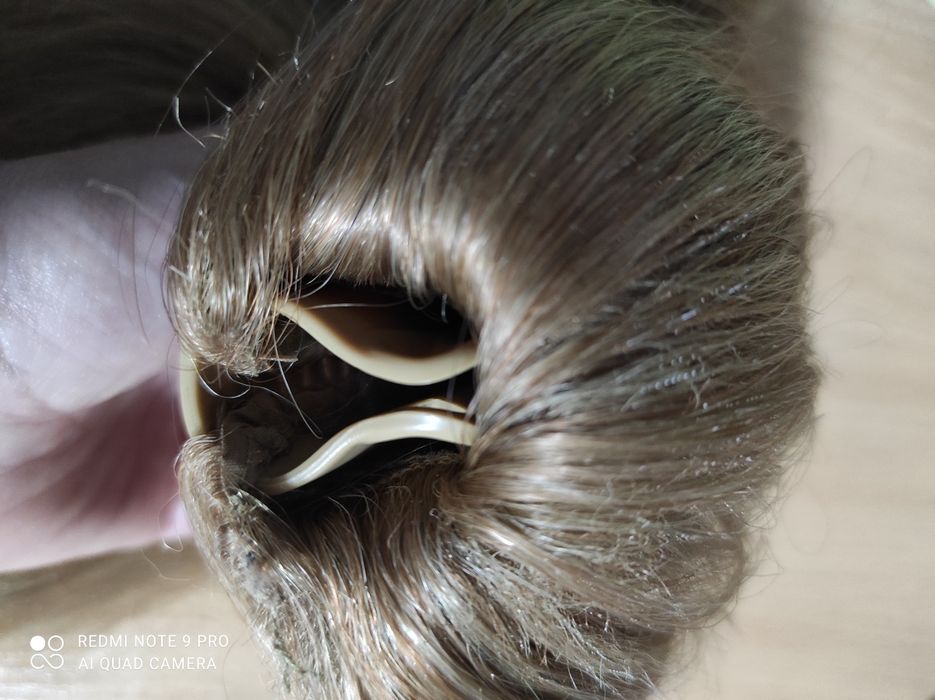 Парик, шиньон, хвіст