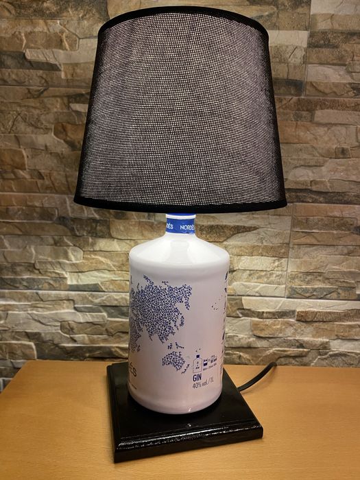 Candeeiro com garrafa