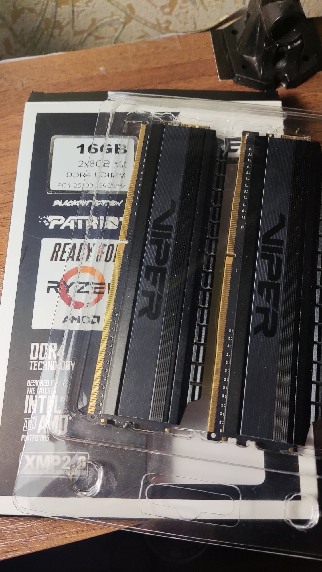 Оперативная память DDR4 16 Gb (3200 MHz) (Kit 8 Gb x 2) Patriot Viper