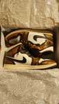 Air Jordan 1 Mid SE Black/taxi-white-sail