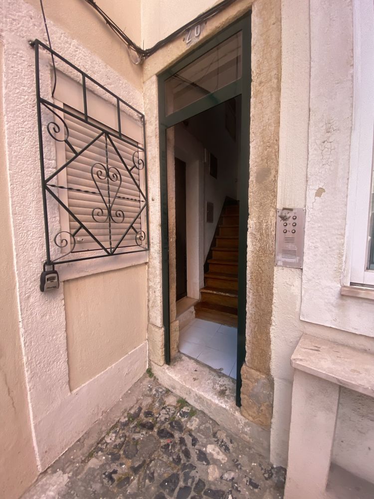 Apartamento T0 nas Janelas Verdes