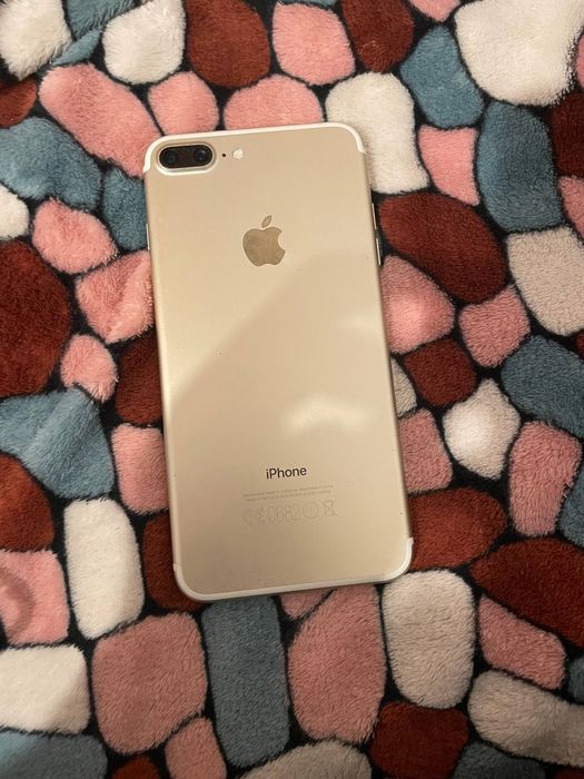 Айфон 7+ 128gb акб 93%