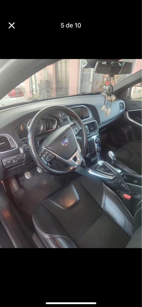 Volvo v40 r design
