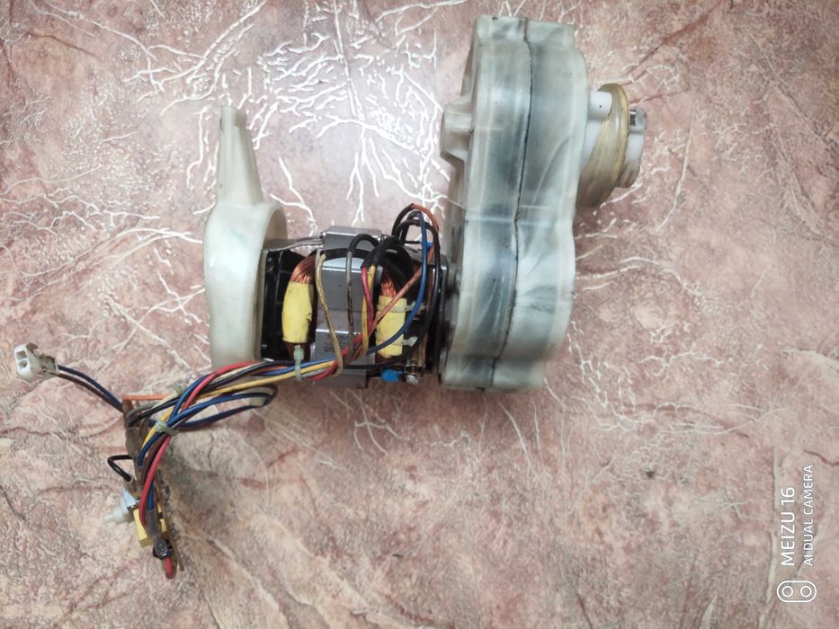 Мясорубка DAEWOO DI-1925S, DI-9180 по запчастям. Толкатель. Читать.