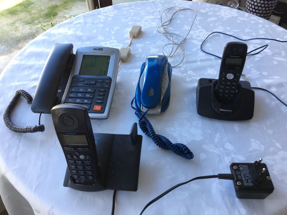 Telefony telefon stacjonarne stacjonarny na 7 zdjęciach